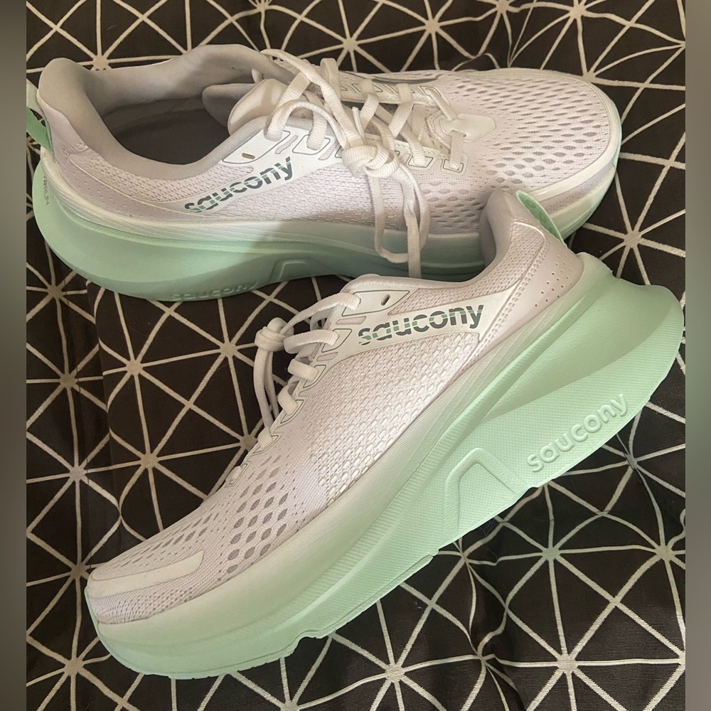New WOMEN'S SAUCONY GUIDE 17 RUNNING SHOES